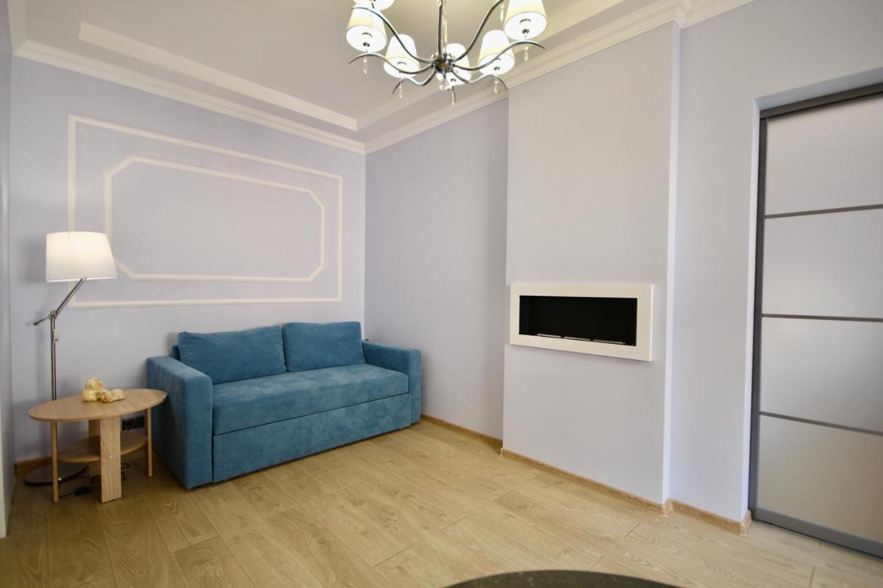 Romantic Lux Vivaldi Suite Svobode Avenue 39 Leópolis Exterior foto