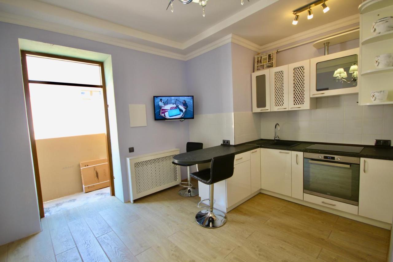 Romantic Lux Vivaldi Suite Svobode Avenue 39 Leópolis Exterior foto
