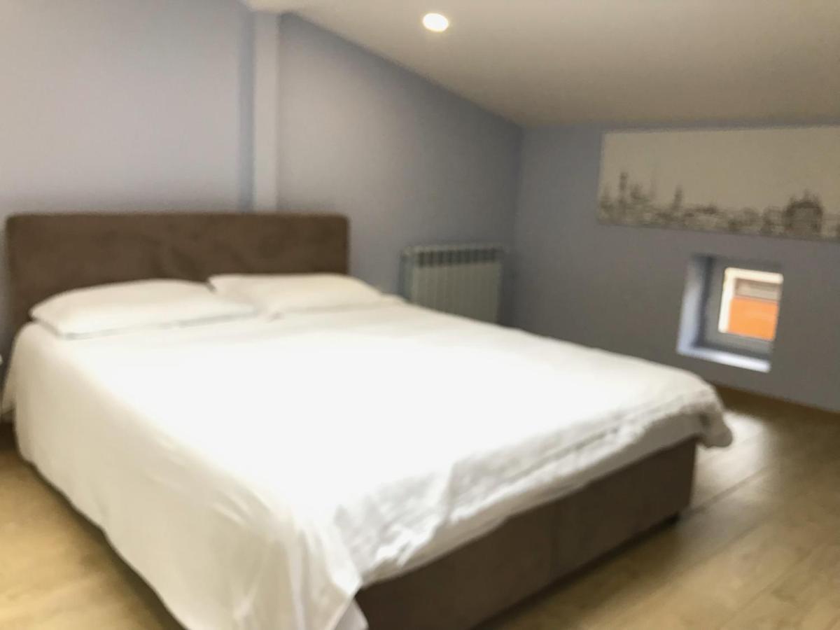 Romantic Lux Vivaldi Suite Svobode Avenue 39 Leópolis Exterior foto