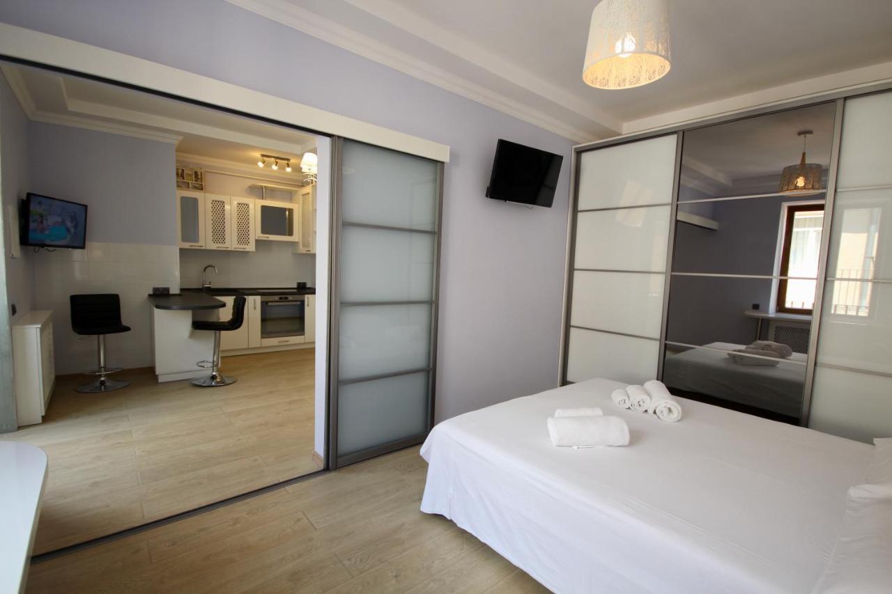 Romantic Lux Vivaldi Suite Svobode Avenue 39 Leópolis Exterior foto